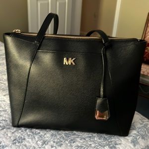 Michael Kors black medium tote handbag,